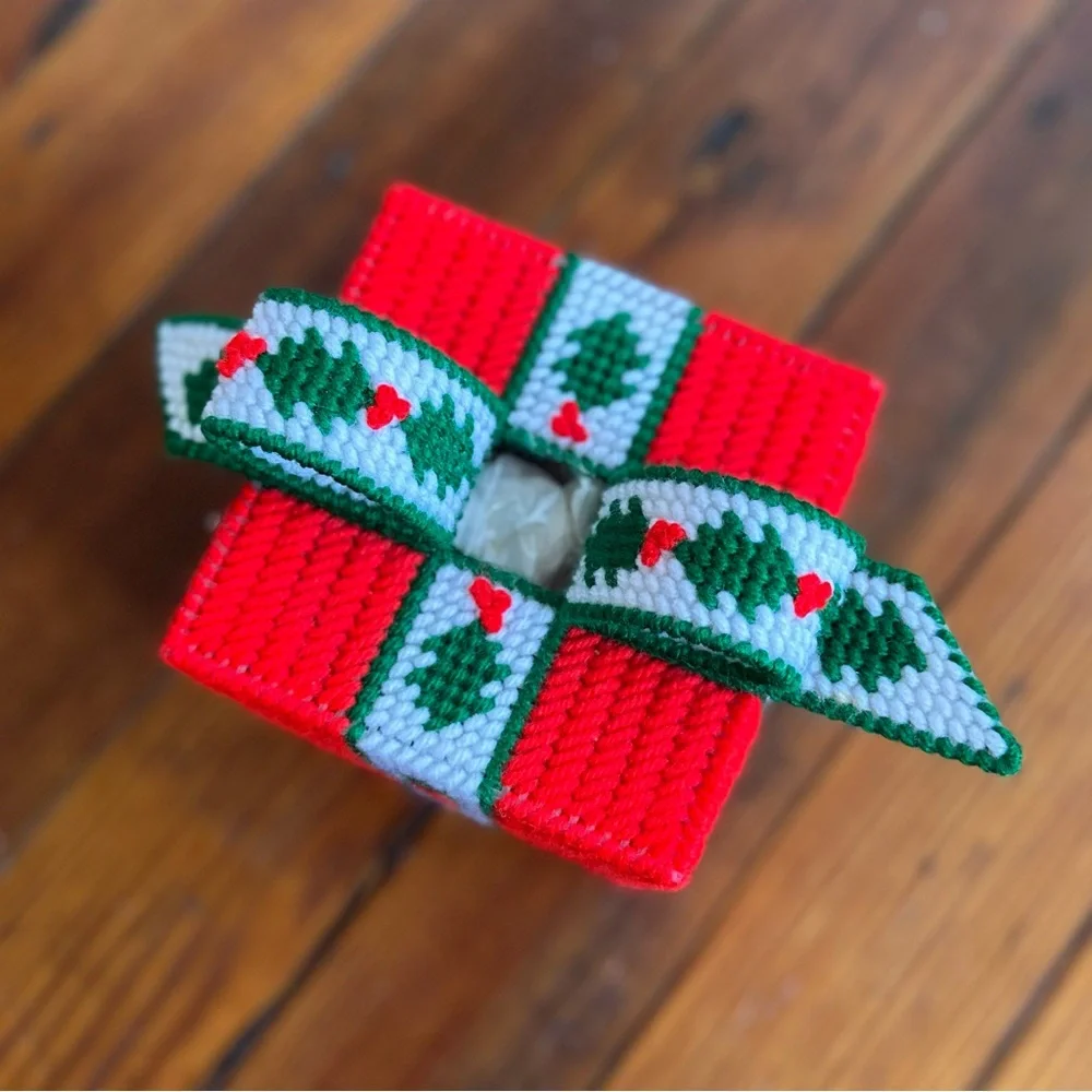 Vintage 70s plastic canvas cross-stitc Christmas tissue box cover